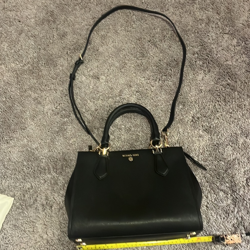 NWOT- Michael Kors small leather Crossbody detachable strap - Picture 2 of 9
